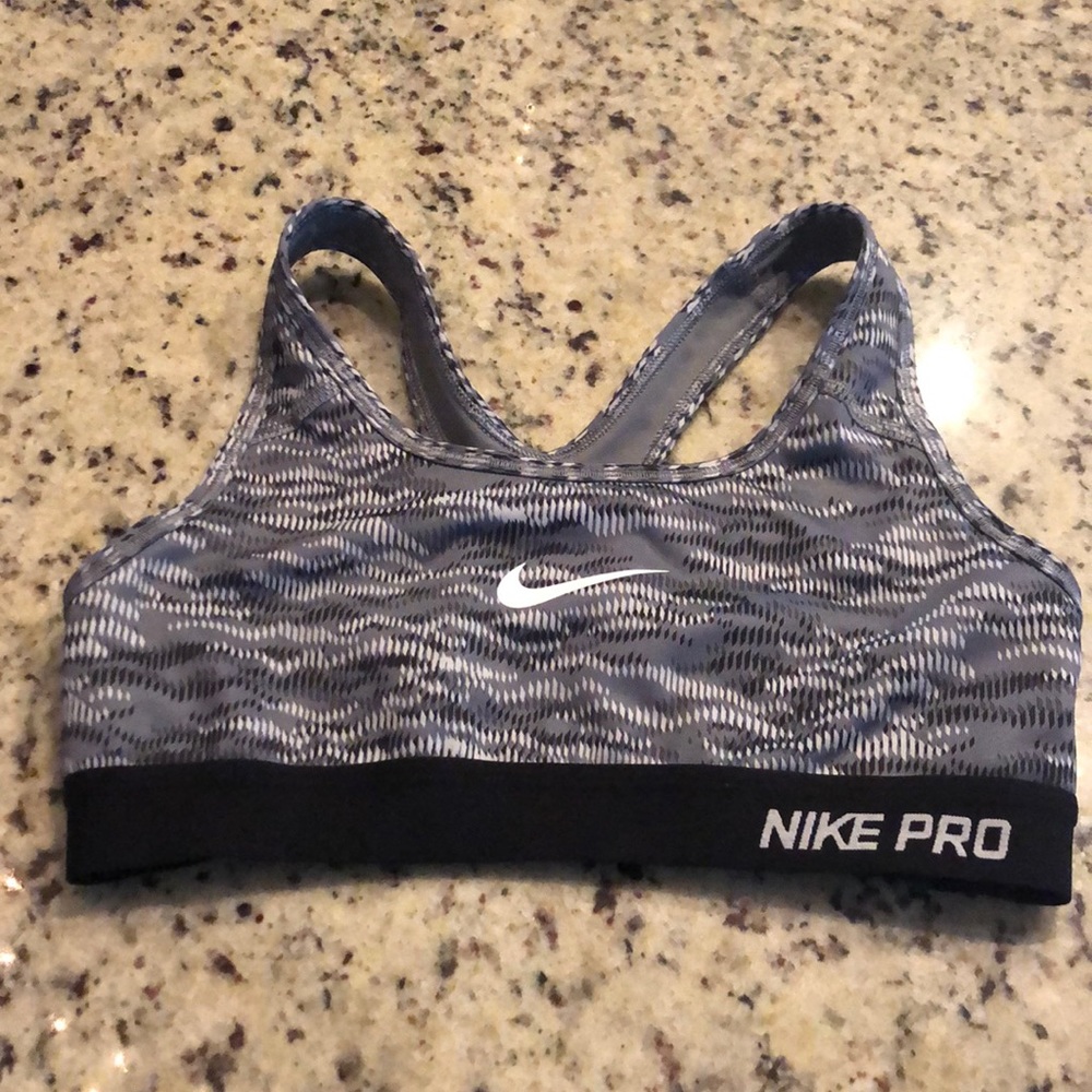 Never worn Nike fit sports bra